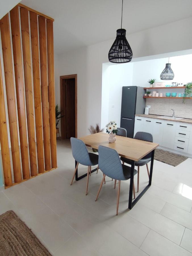 Kalokairini Avra Apartment อาร์คานเยโลส ภายนอก รูปภาพ