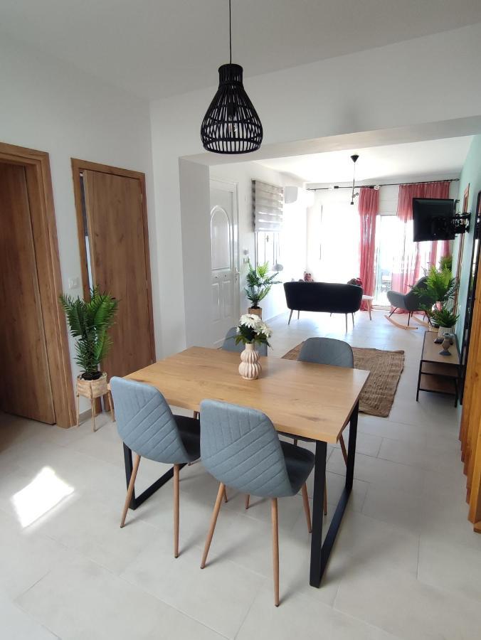 Kalokairini Avra Apartment อาร์คานเยโลส ภายนอก รูปภาพ