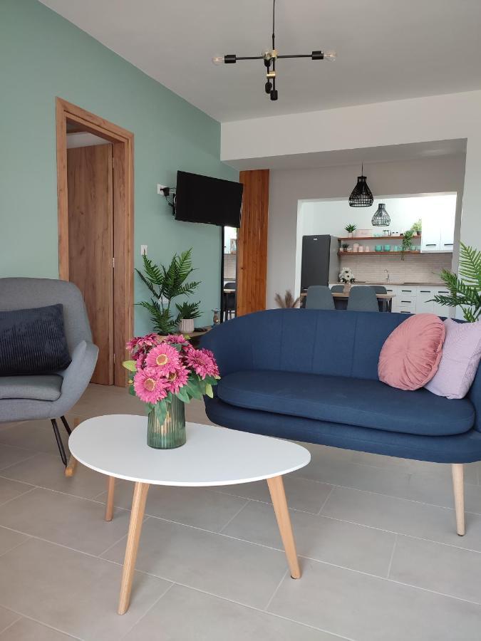 Kalokairini Avra Apartment อาร์คานเยโลส ภายนอก รูปภาพ